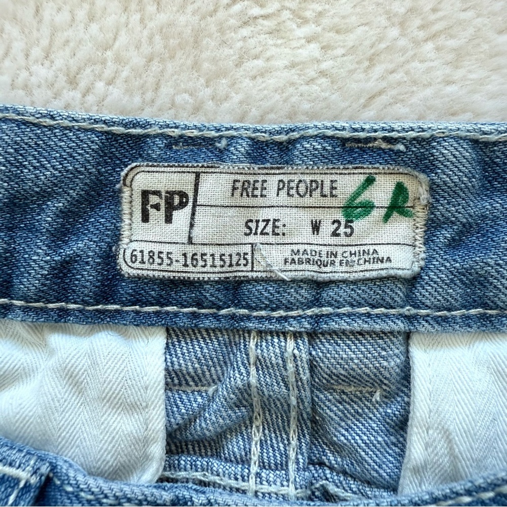 Free People women jeans shorts size 25 - Picture 3 of 6